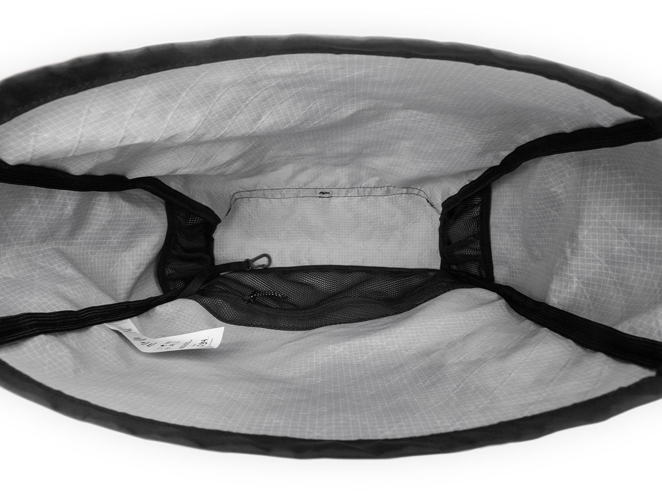 nternal zippered pocket and carabiner in Liteway Hip Pack